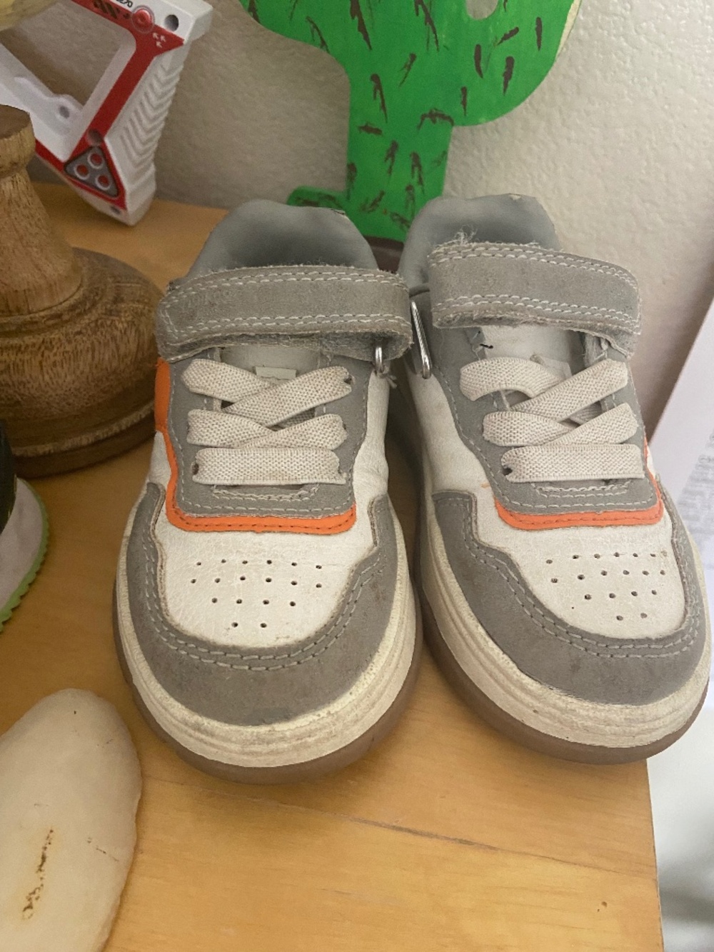 Toddler sneakers 6T